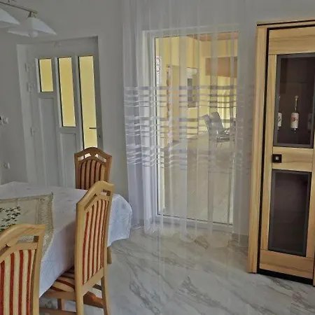 Szentmarton Vendeghaz Apartment